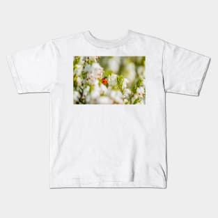 Ladybird amongst the heather Kids T-Shirt